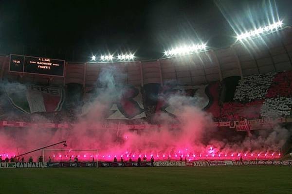 Bari-Lazio 1999-2000 Coreografia Notturna