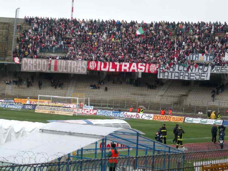 La curva biancorossa