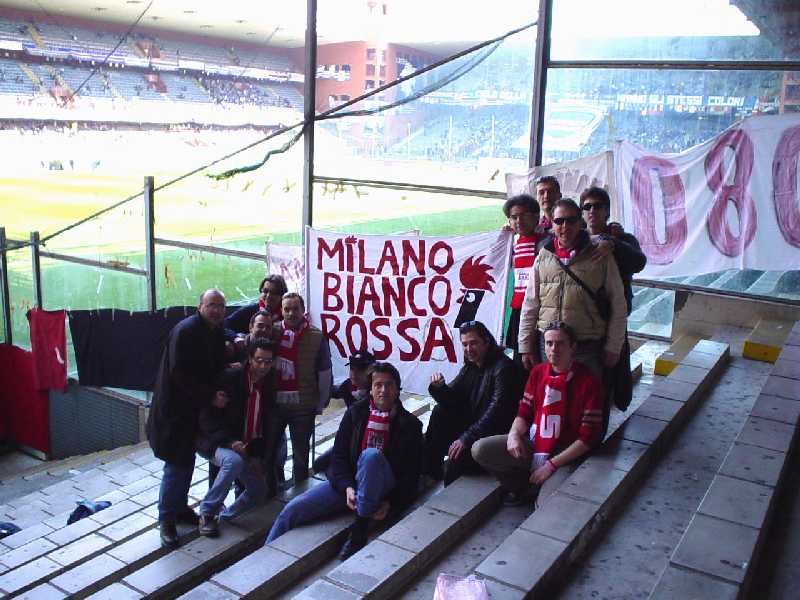 Gli amici della Milano Biancorossa a Marassi (Samp) 02-03