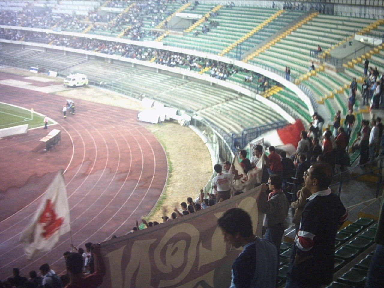 La curva al Bentegodi di Verona 03-04