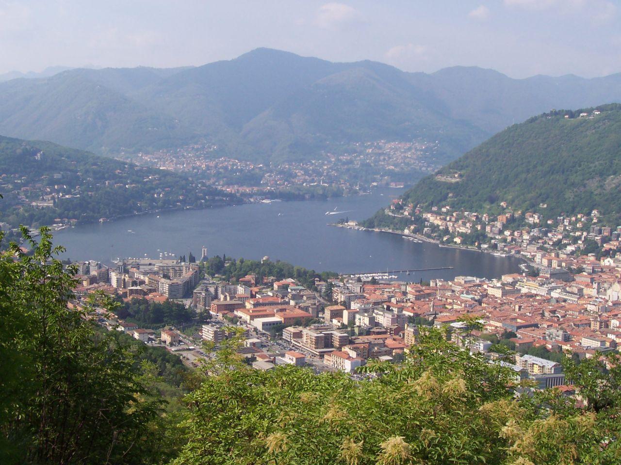 lago di como dall'alto