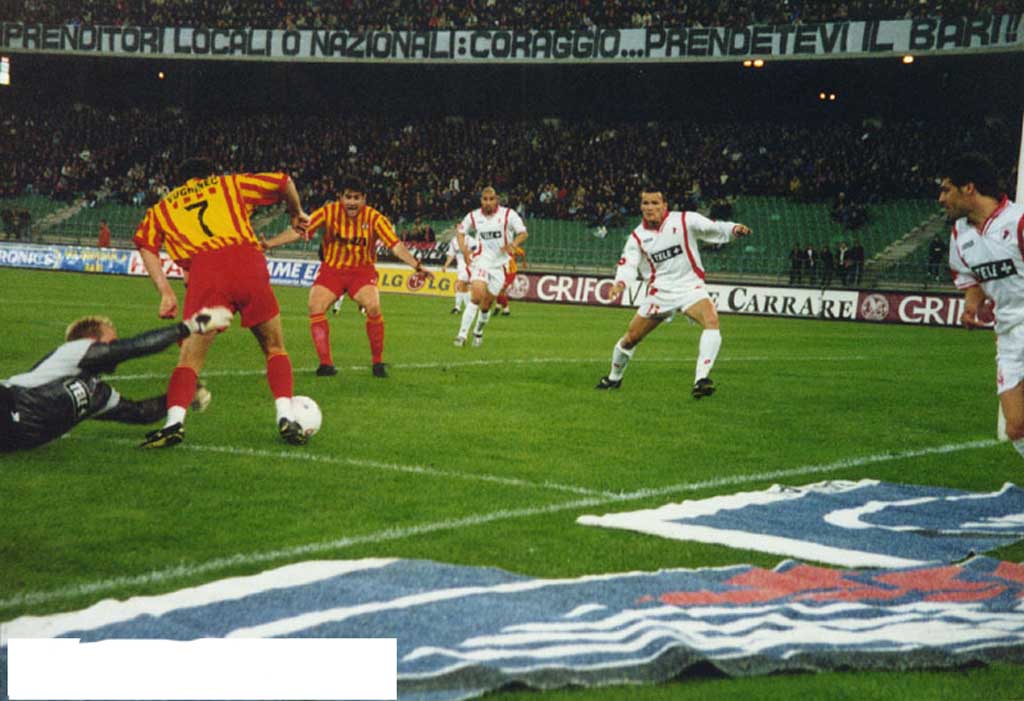 Bari-Lecce 00-01